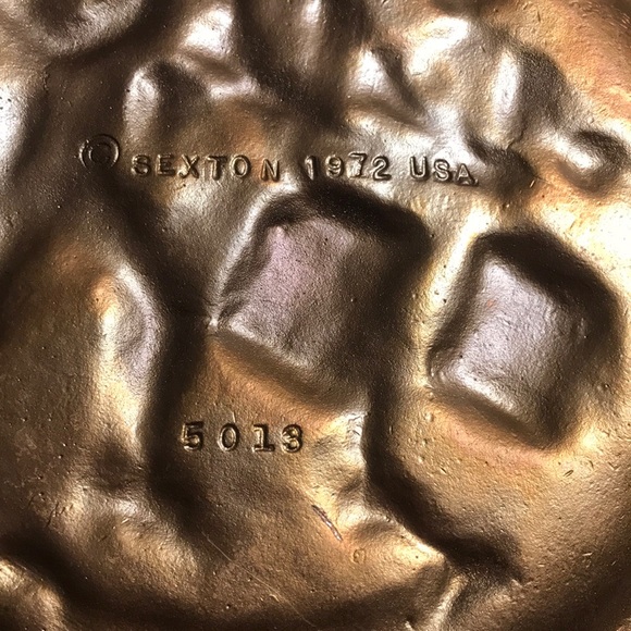 Sexton Gold plates-set of 2 - Picture 7 of 8